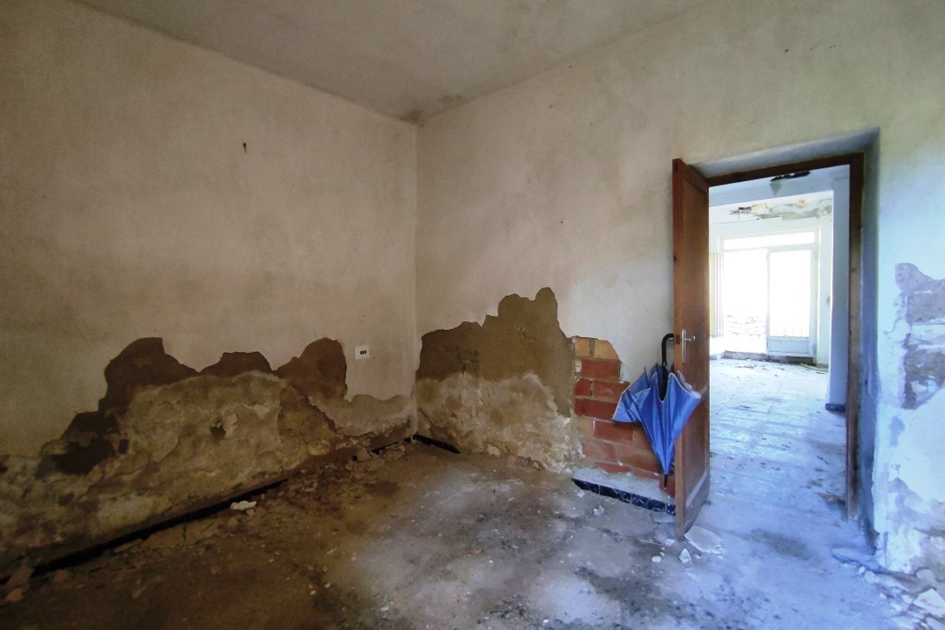 Resale - Townhouse / Duplex / Corner - Planes