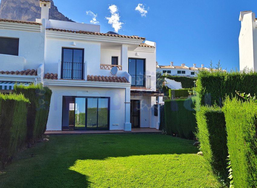 Resale - Townhouse / Duplex / Corner - Polop - Urbanizacion