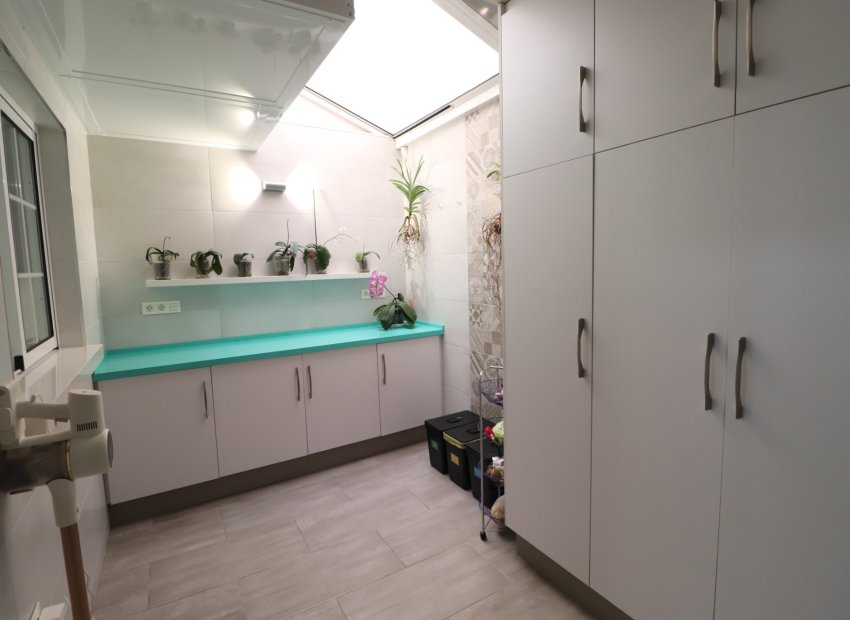 Resale - Townhouse / Duplex / Corner - Redován - Redovan - Town