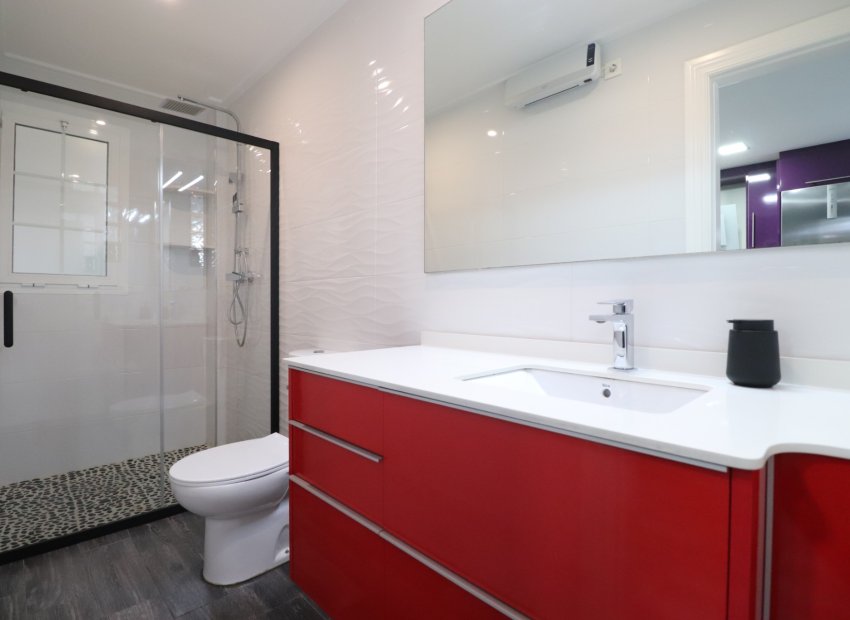 Resale - Townhouse / Duplex / Corner - Redován - Redovan - Town