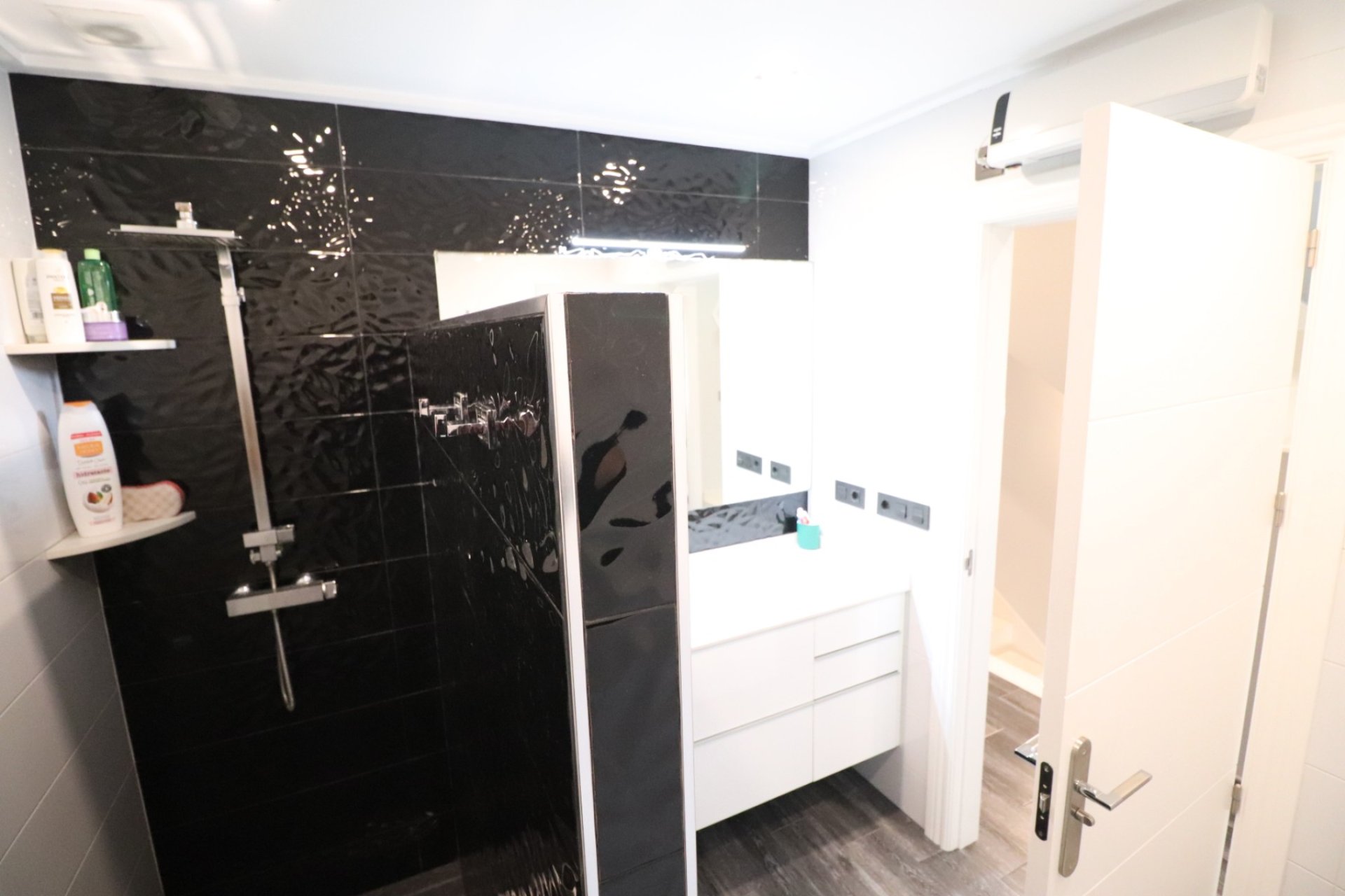 Resale - Townhouse / Duplex / Corner - Redován - Redovan - Town