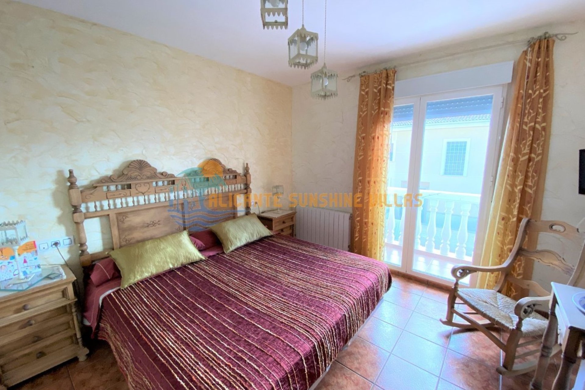 Resale - Townhouse / Duplex / Corner - Salinas