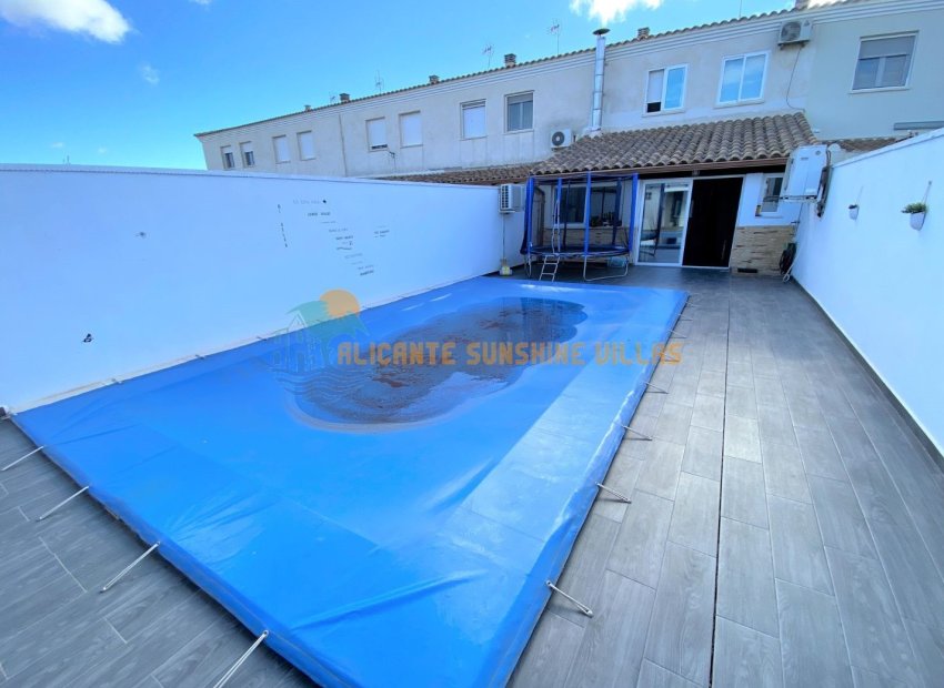 Resale - Townhouse / Duplex / Corner - Salinas