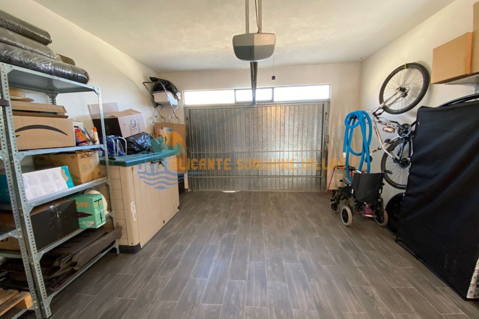 Resale - Townhouse / Duplex / Corner - Salinas