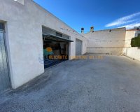 Resale - Townhouse / Duplex / Corner - Salinas