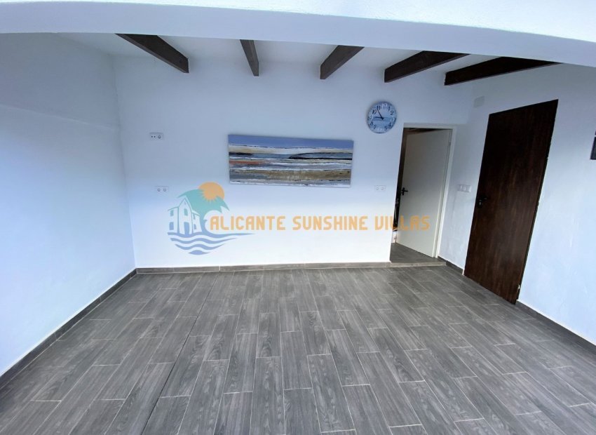 Resale - Townhouse / Duplex / Corner - Salinas