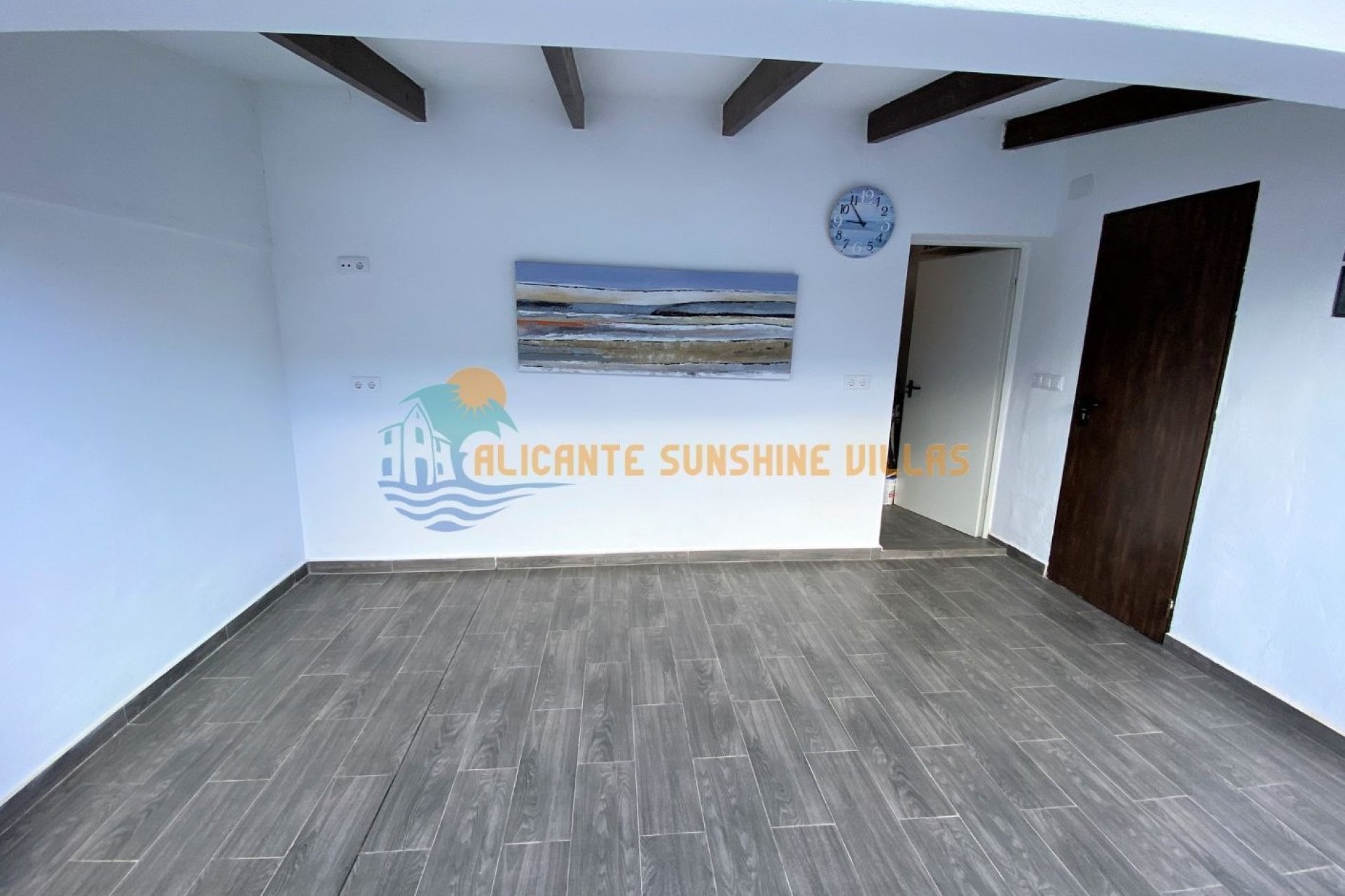 Resale - Townhouse / Duplex / Corner - Salinas