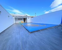 Resale - Townhouse / Duplex / Corner - Salinas