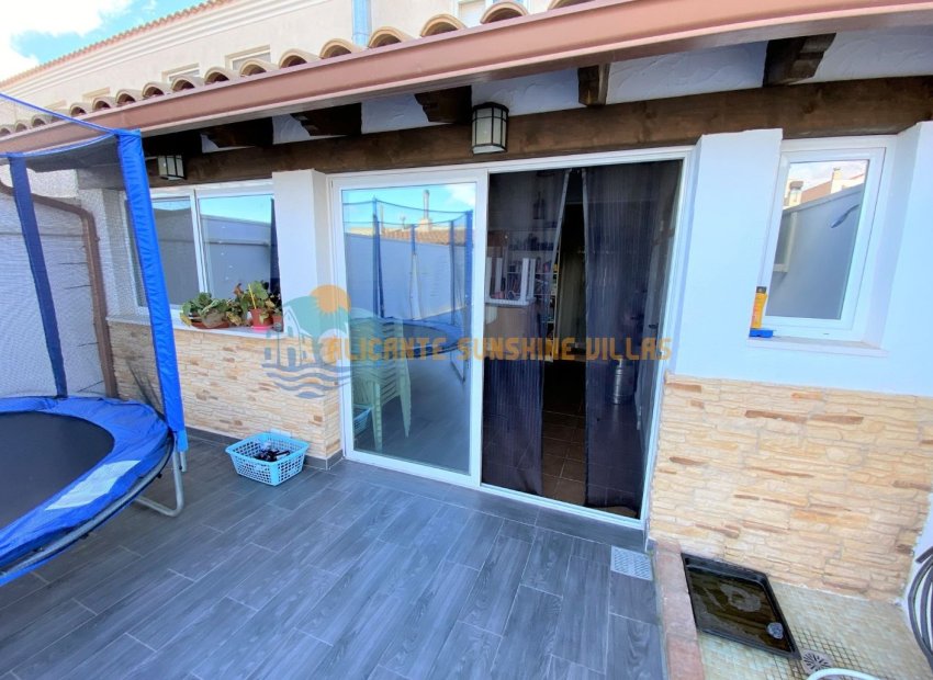 Resale - Townhouse / Duplex / Corner - Salinas