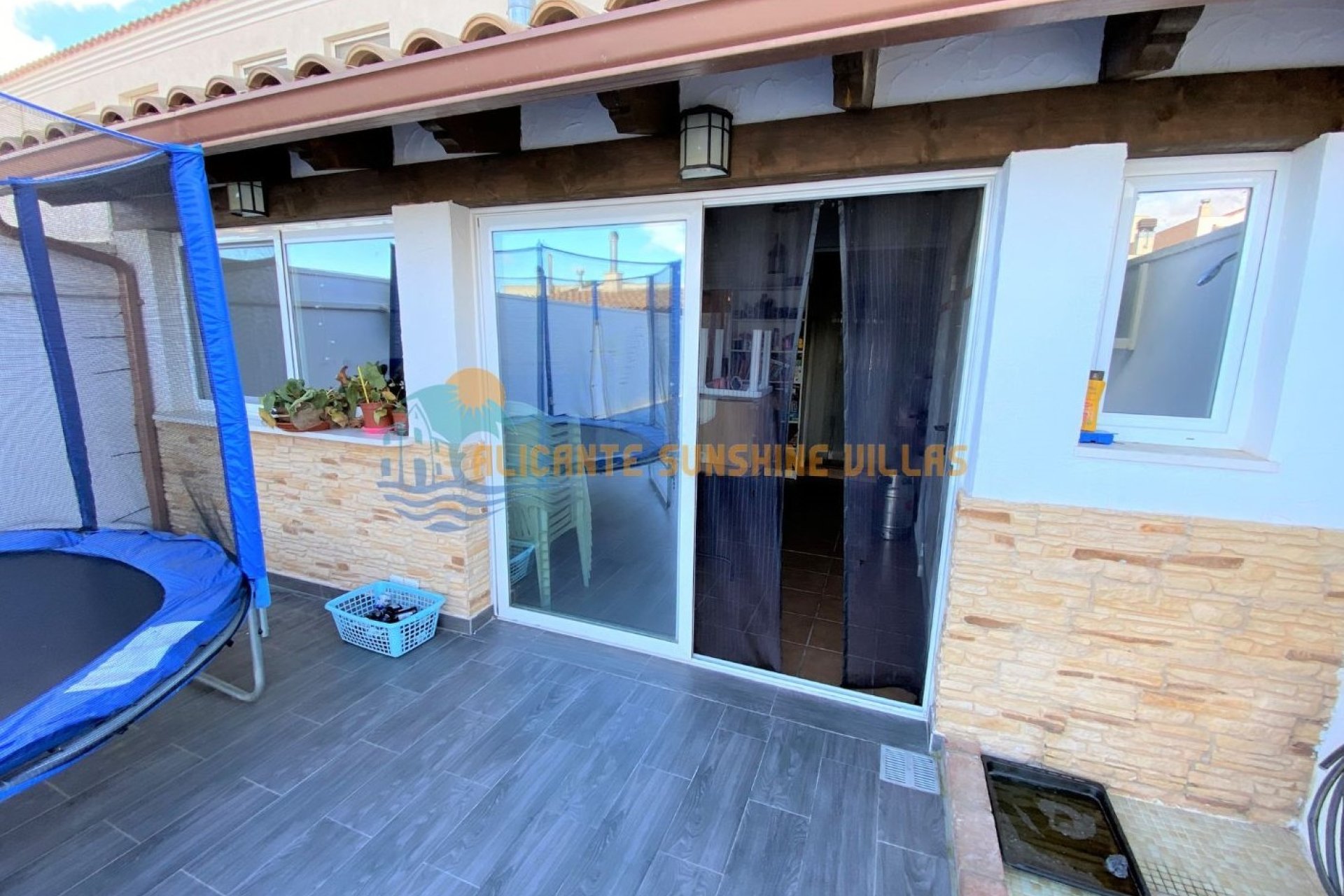 Resale - Townhouse / Duplex / Corner - Salinas