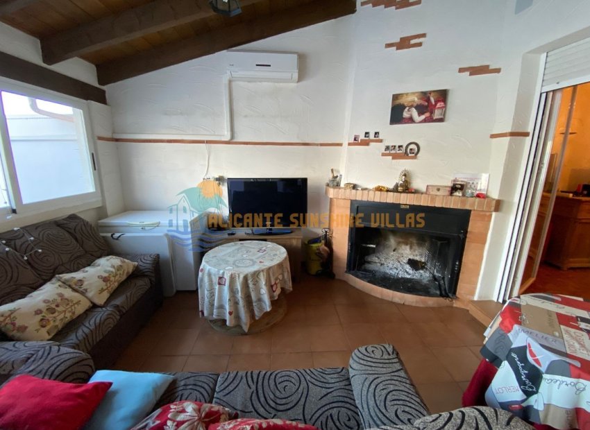 Resale - Townhouse / Duplex / Corner - Salinas