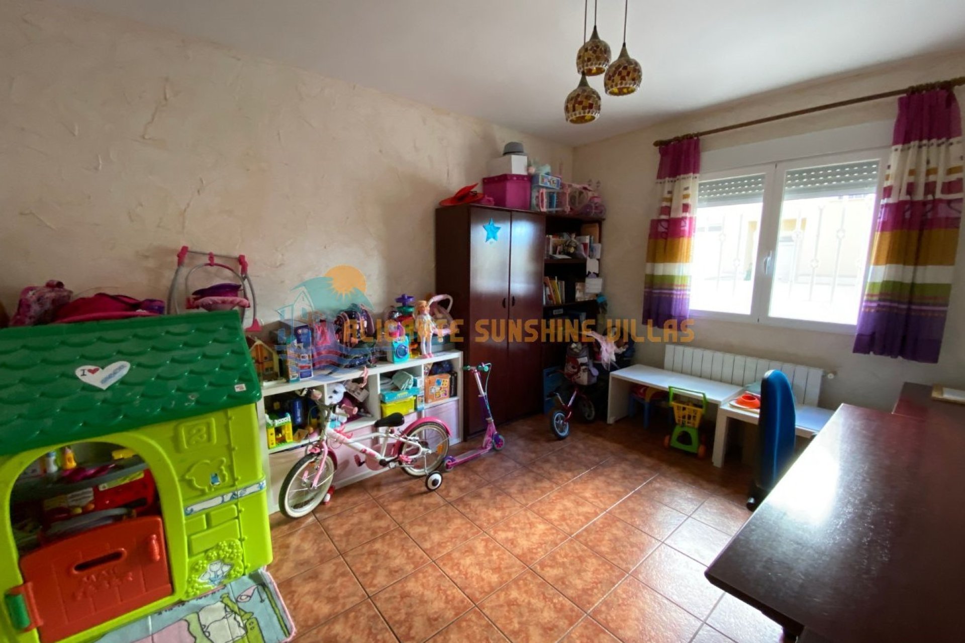 Resale - Townhouse / Duplex / Corner - Salinas