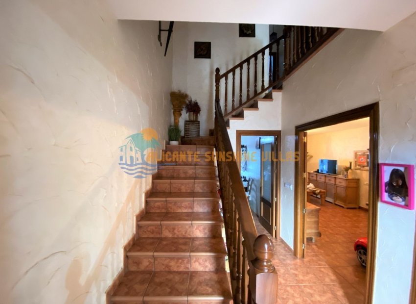 Resale - Townhouse / Duplex / Corner - Salinas