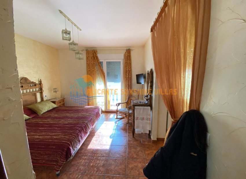 Resale - Townhouse / Duplex / Corner - Salinas