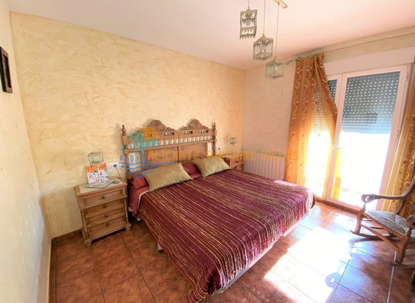 Resale - Townhouse / Duplex / Corner - Salinas