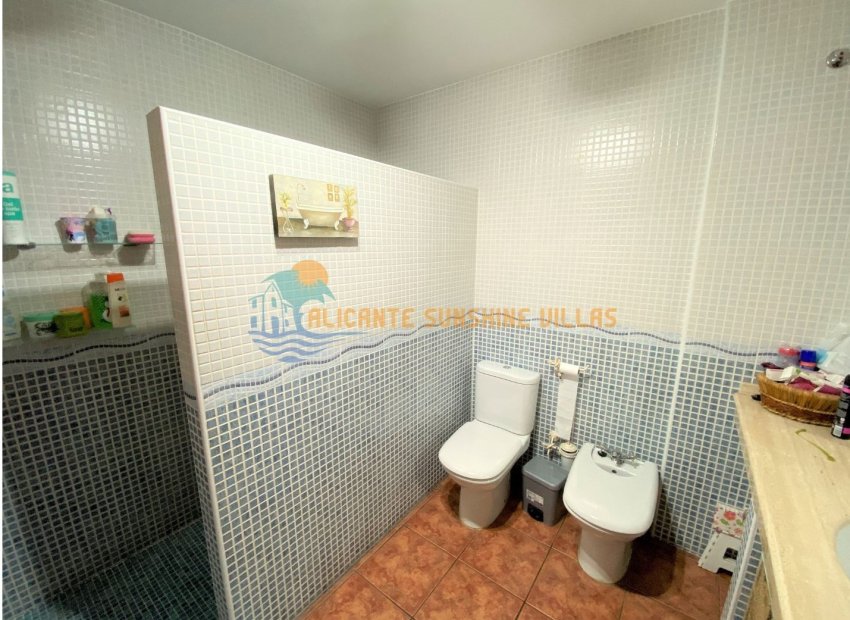 Resale - Townhouse / Duplex / Corner - Salinas