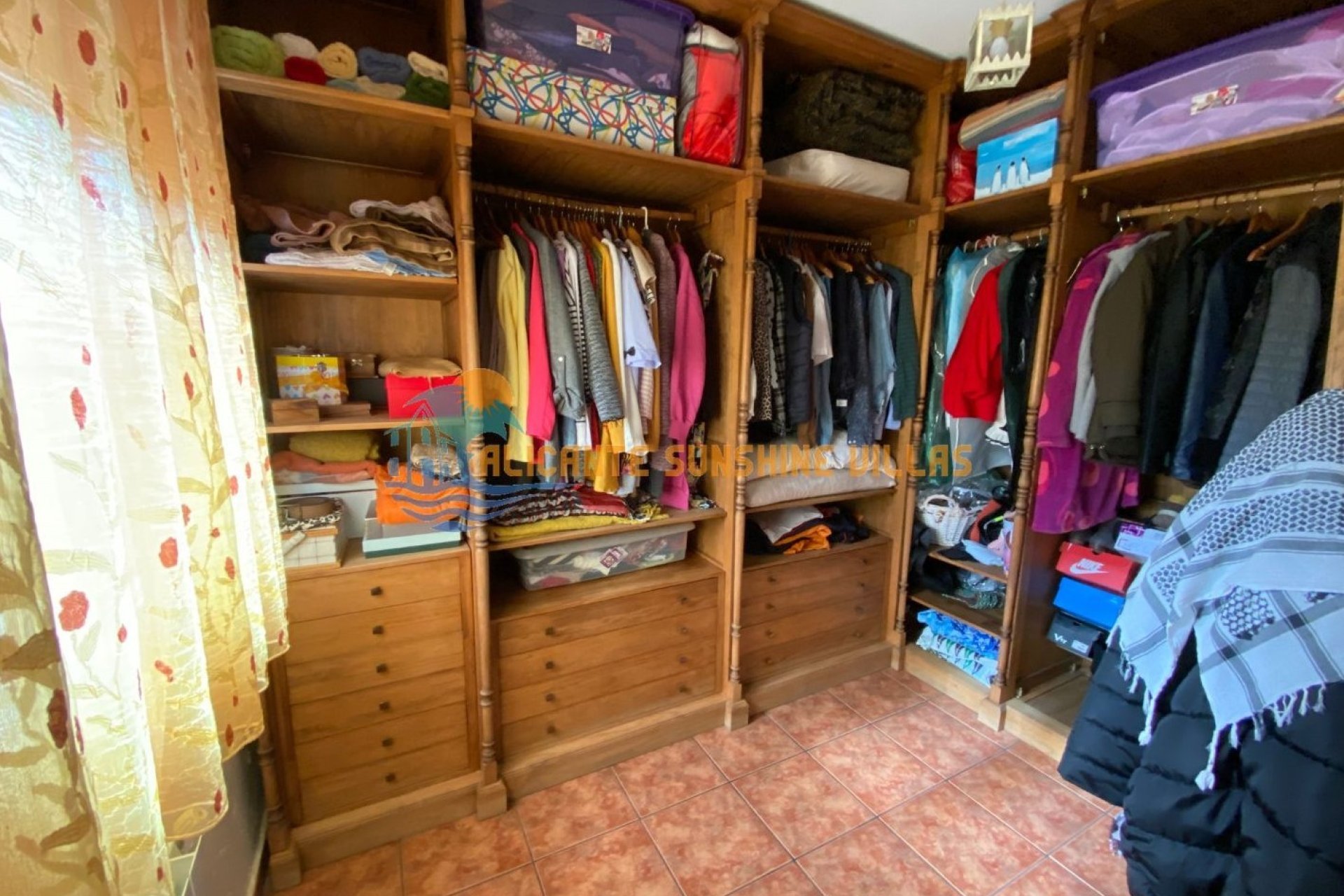 Resale - Townhouse / Duplex / Corner - Salinas