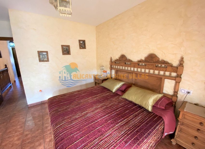 Resale - Townhouse / Duplex / Corner - Salinas