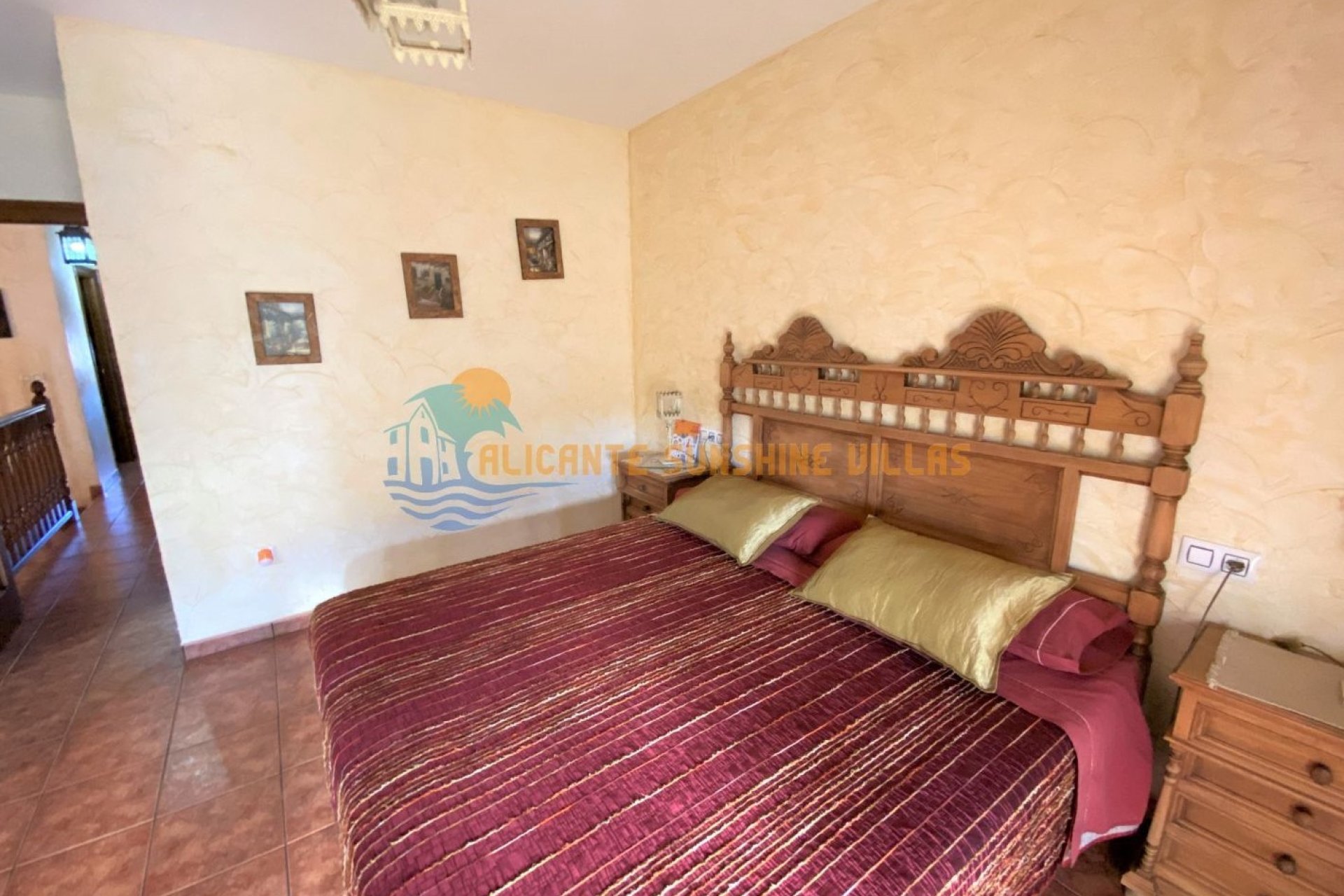 Resale - Townhouse / Duplex / Corner - Salinas