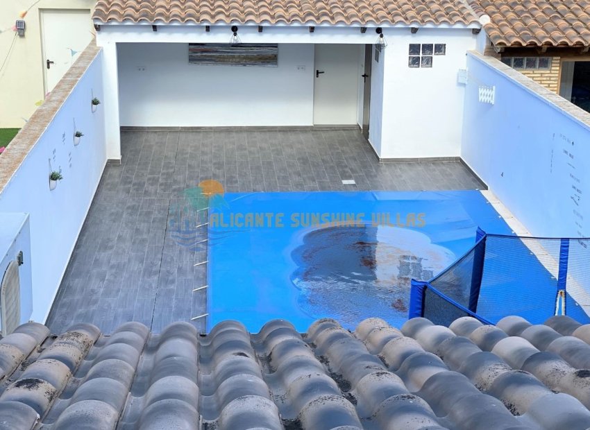 Resale - Townhouse / Duplex / Corner - Salinas