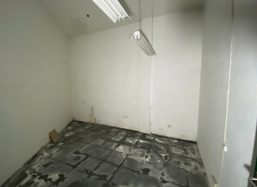 Resale - Townhouse / Duplex / Corner - Salinas