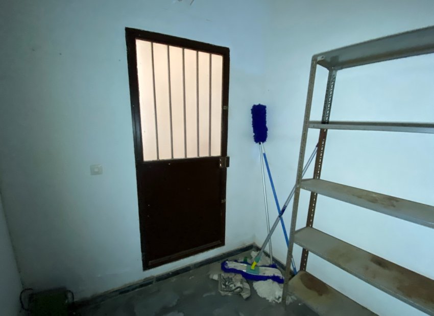 Resale - Townhouse / Duplex / Corner - Salinas