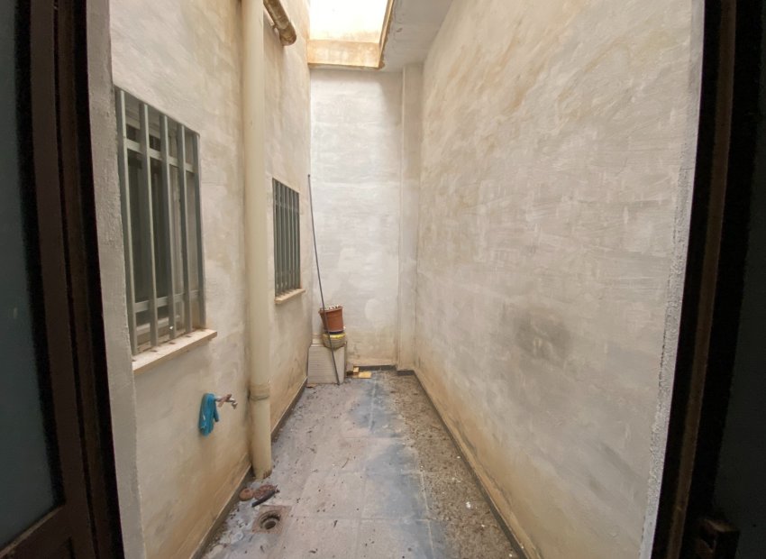 Resale - Townhouse / Duplex / Corner - Salinas