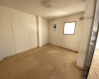 Resale - Townhouse / Duplex / Corner - Salinas