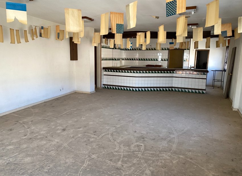 Resale - Townhouse / Duplex / Corner - Salinas