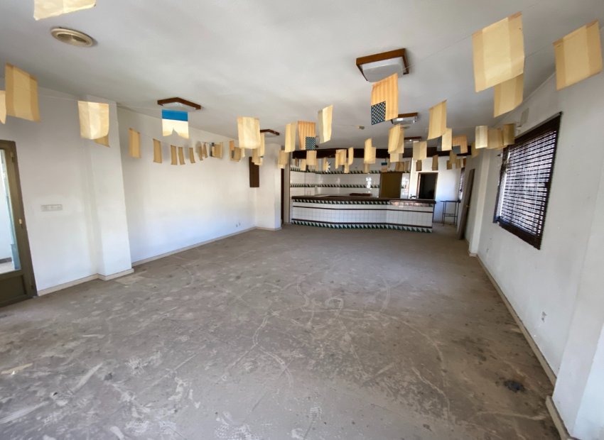 Resale - Townhouse / Duplex / Corner - Salinas