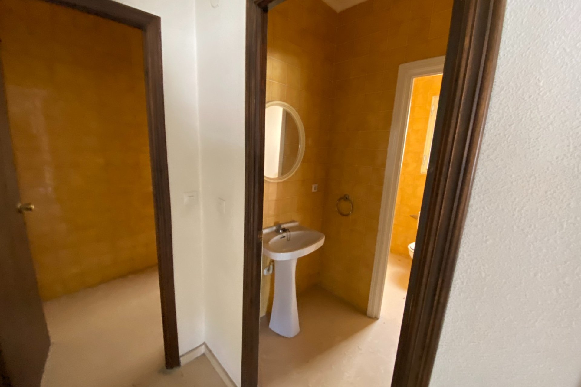 Resale - Townhouse / Duplex / Corner - Salinas