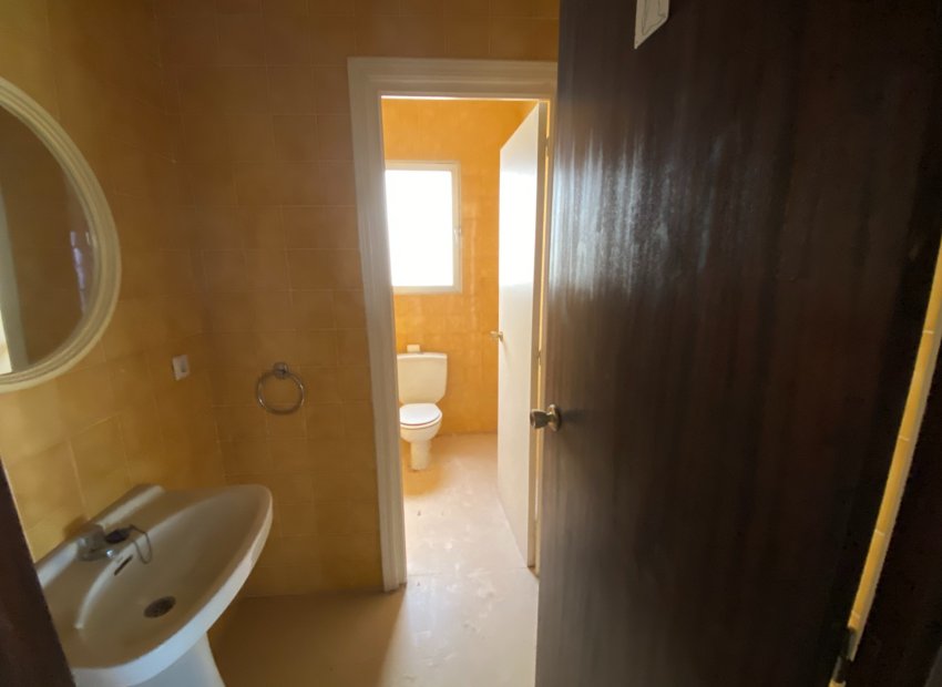 Resale - Townhouse / Duplex / Corner - Salinas