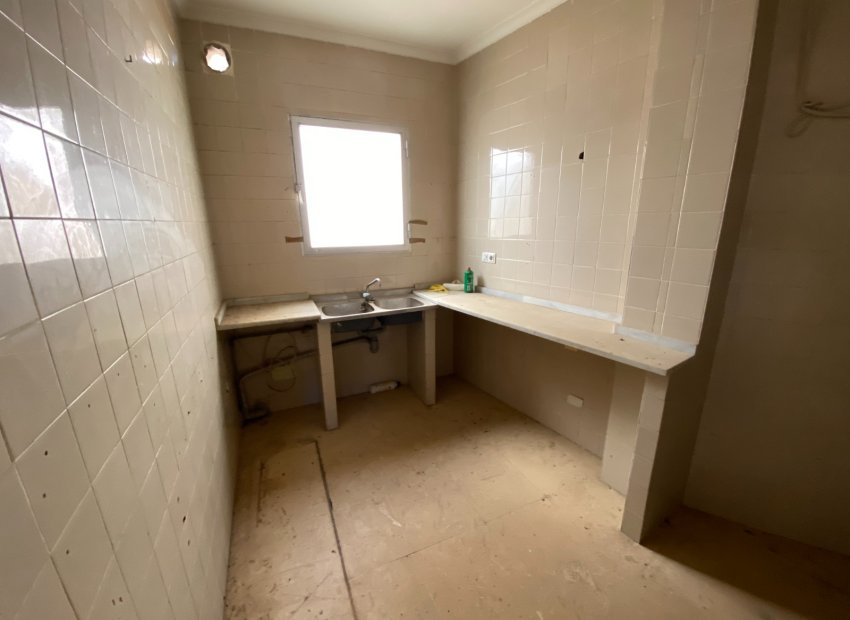 Resale - Townhouse / Duplex / Corner - Salinas