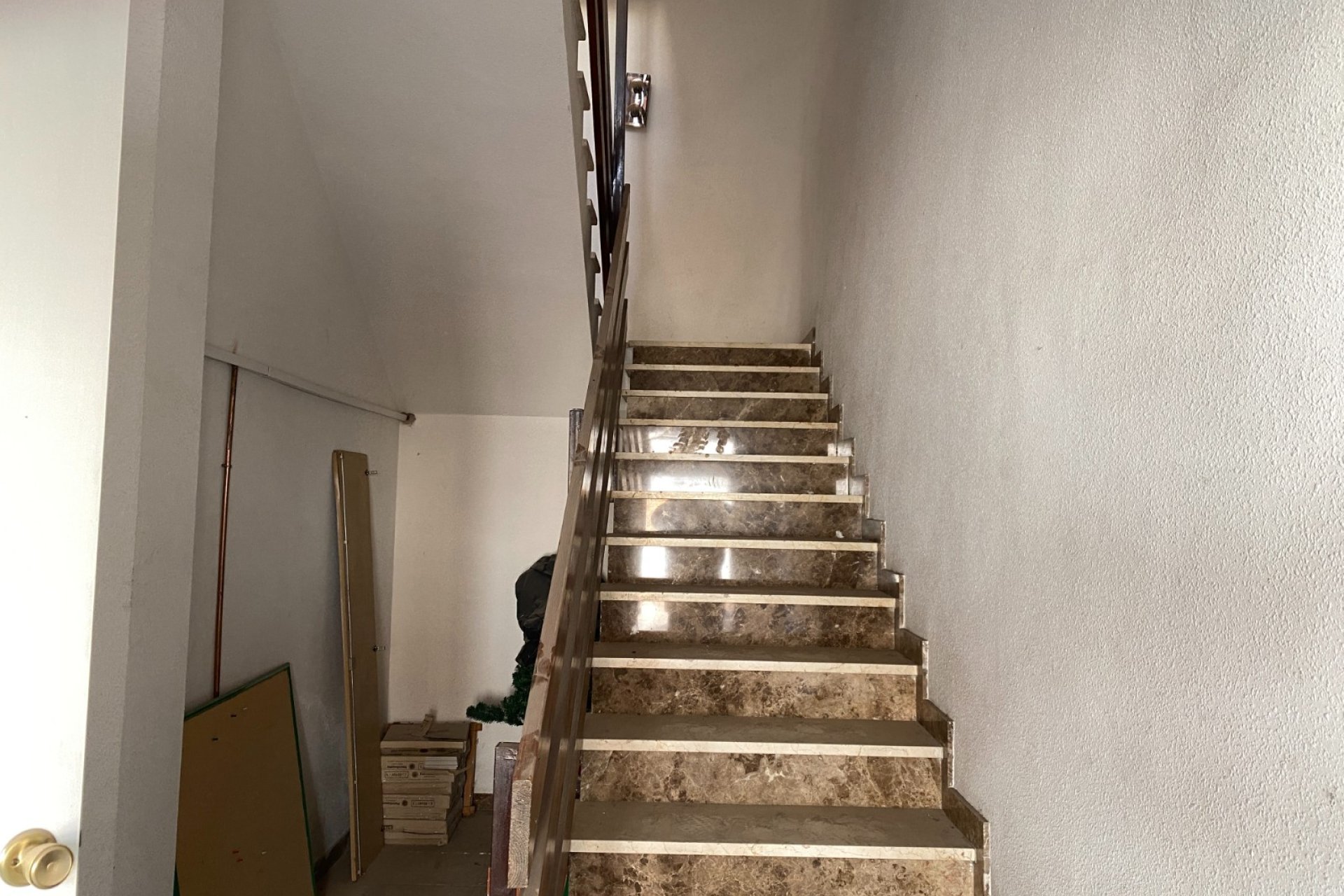 Resale - Townhouse / Duplex / Corner - Salinas