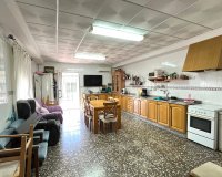Resale - Townhouse / Duplex / Corner - Salinas
