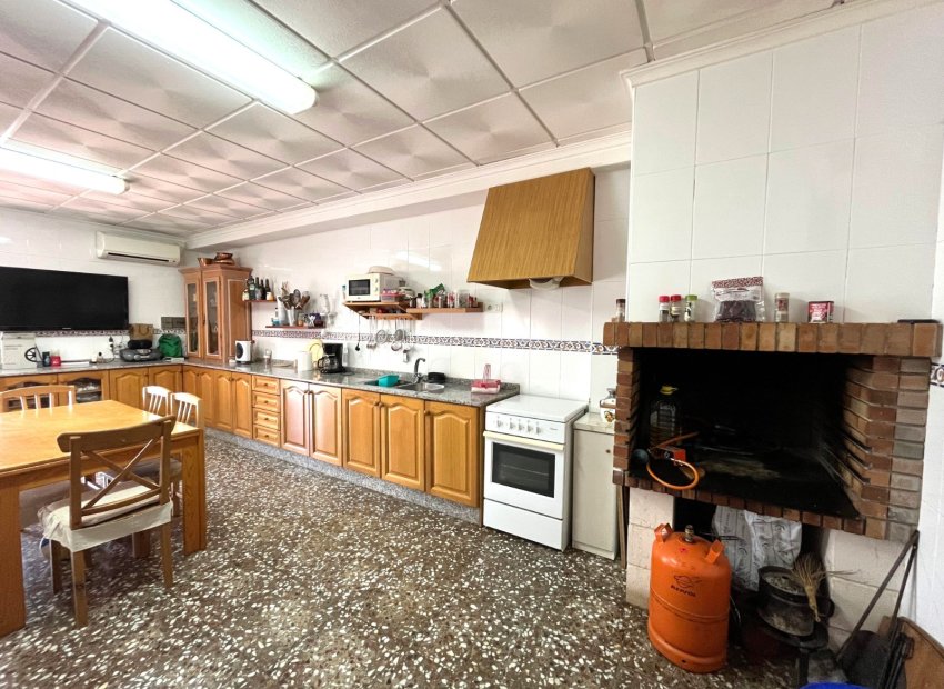 Resale - Townhouse / Duplex / Corner - Salinas