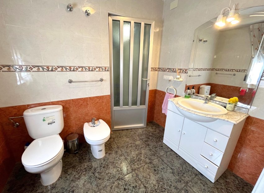 Resale - Townhouse / Duplex / Corner - Salinas