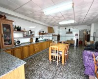 Resale - Townhouse / Duplex / Corner - Salinas