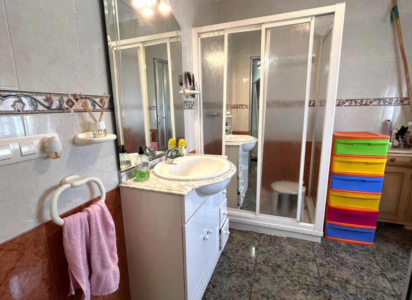 Resale - Townhouse / Duplex / Corner - Salinas