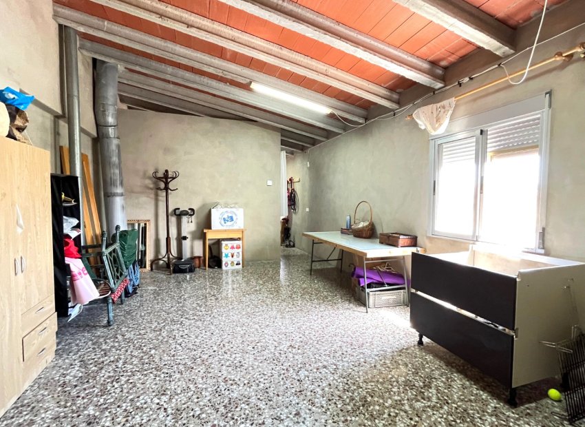Resale - Townhouse / Duplex / Corner - Salinas
