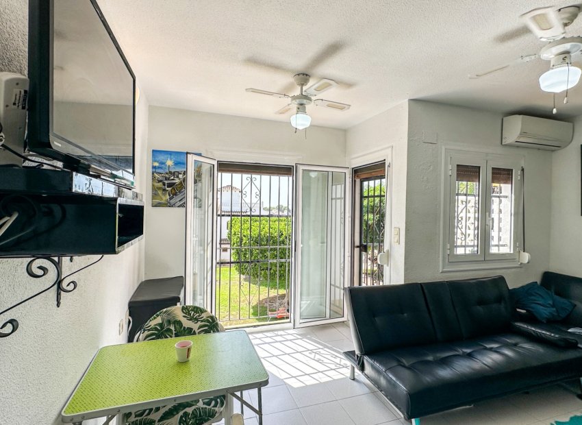 Resale - Townhouse / Duplex / Corner - San Miguel de Salinas - Bellavista