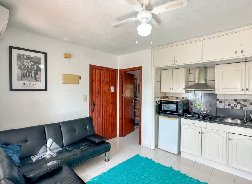 Resale - Townhouse / Duplex / Corner - San Miguel de Salinas - Bellavista