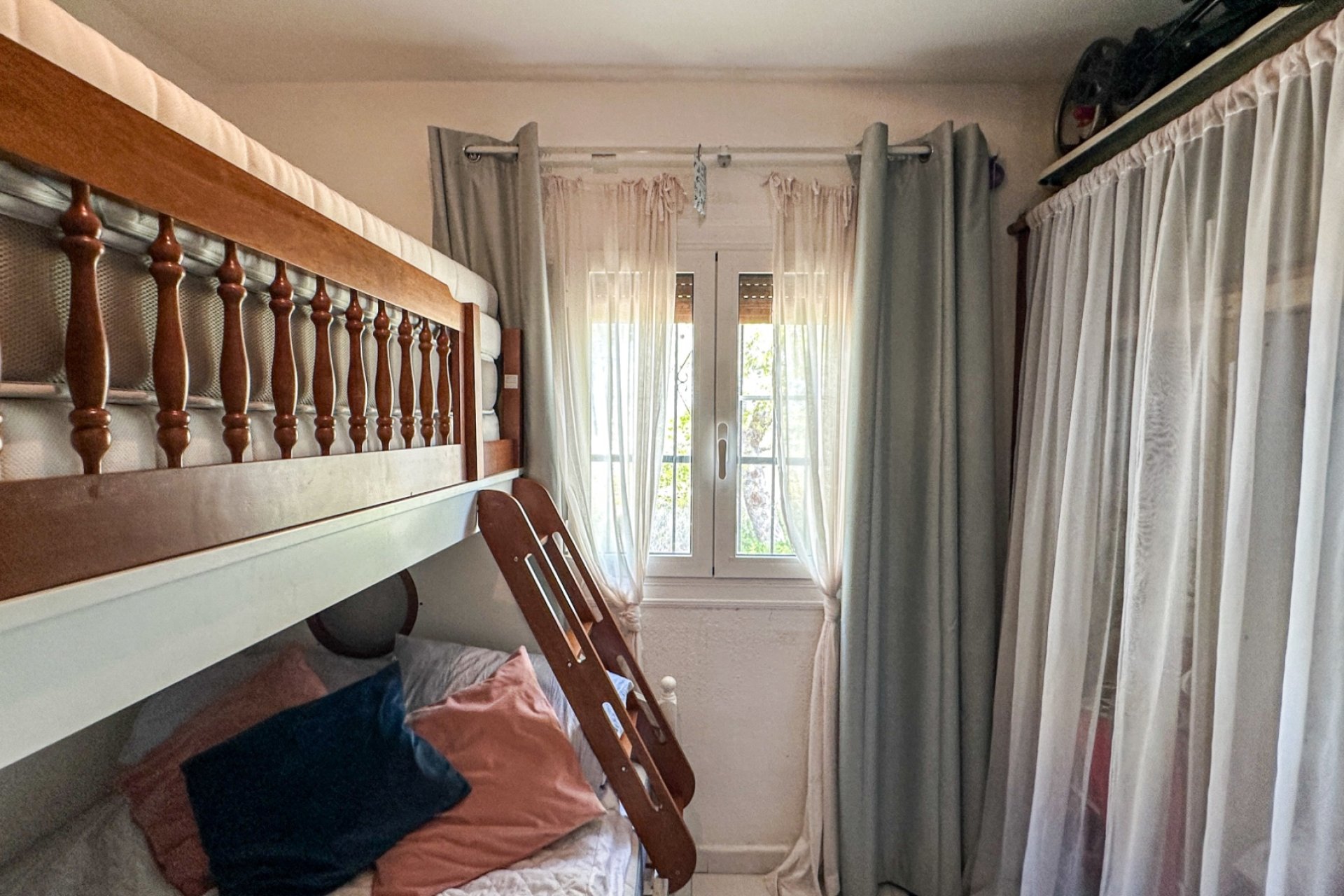 Resale - Townhouse / Duplex / Corner - San Miguel de Salinas - Bellavista