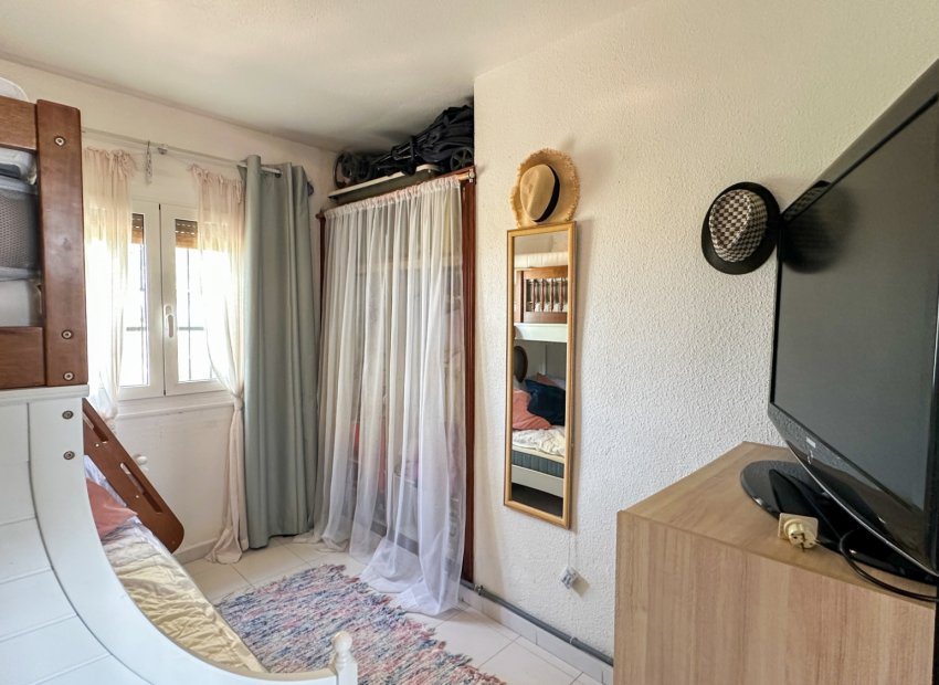 Resale - Townhouse / Duplex / Corner - San Miguel de Salinas - Bellavista
