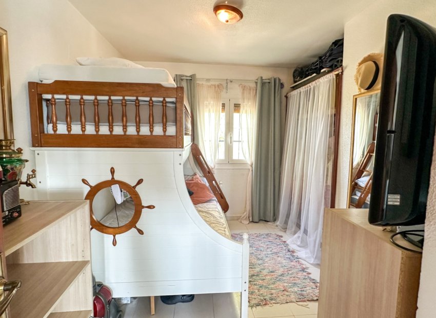 Resale - Townhouse / Duplex / Corner - San Miguel de Salinas - Bellavista