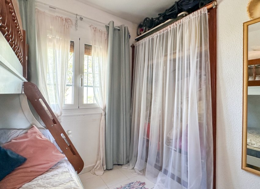 Resale - Townhouse / Duplex / Corner - San Miguel de Salinas - Bellavista