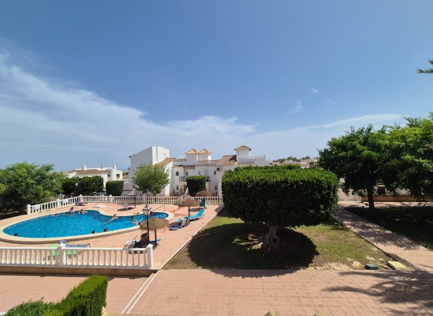 Resale - Townhouse / Duplex / Corner - San Miguel de Salinas - Bellavista