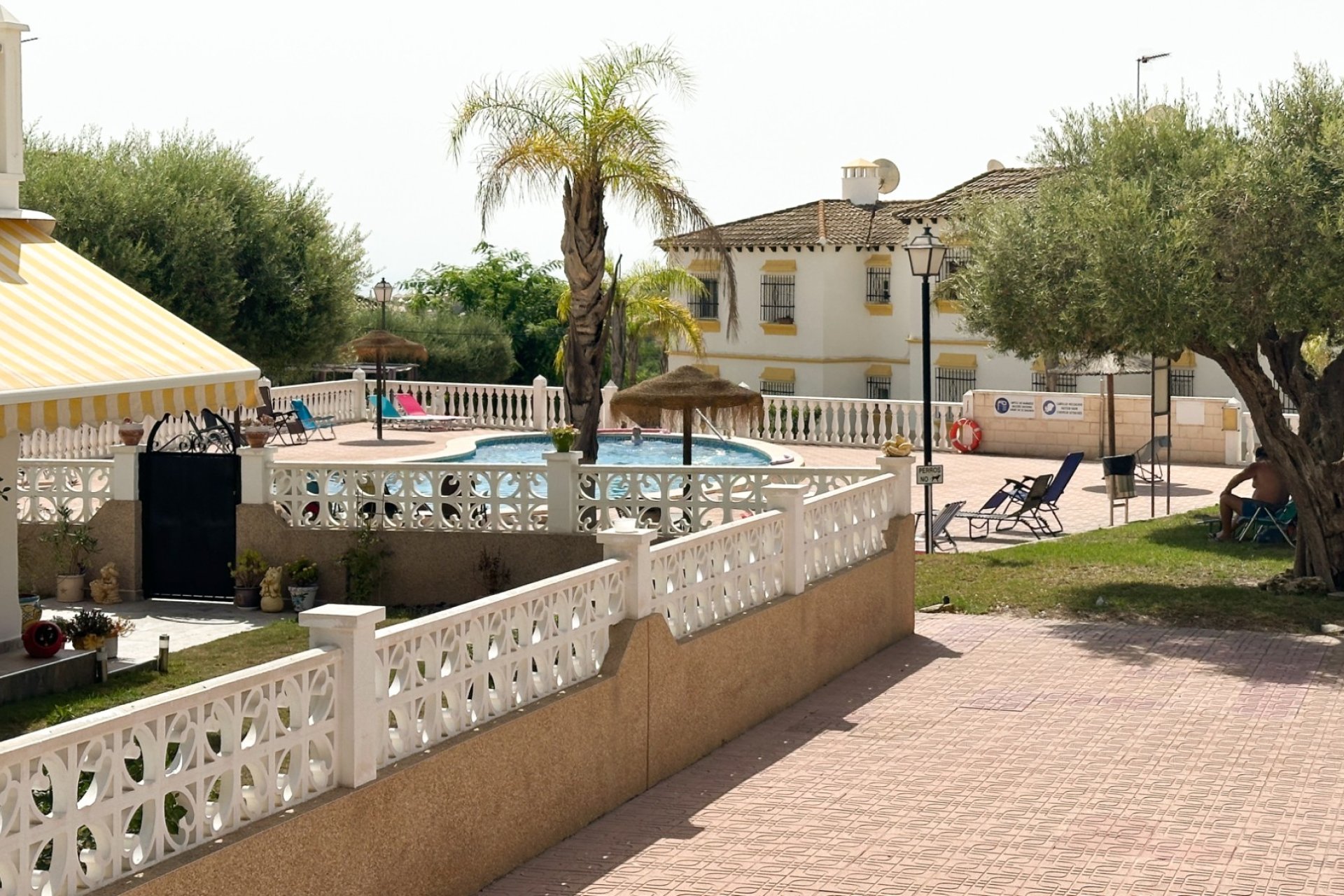 Resale - Townhouse / Duplex / Corner - San Miguel de Salinas - Bellavista