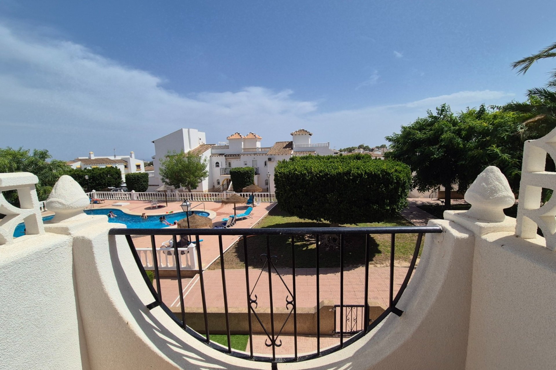 Resale - Townhouse / Duplex / Corner - San Miguel de Salinas - Bellavista