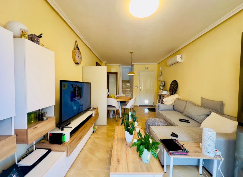 Resale - Townhouse / Duplex / Corner - San Miguel de Salinas - Ciudad de las comunicaciones